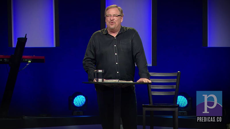 Rick Warren predica sobre los fundamentos de una iglesia saludable